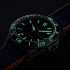 นาฬิกาดำน้ำผู้ชาย STC-G10A รุ่นหรูหรา ตัวเรือนไทเทเนียม ระบบออโตเมติก เรืองแสงพิเศษ กันน้ำลึก 200 เมตร - Product Image 5