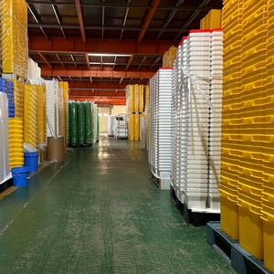 דליי פלסטיק מרובעים, אקולוגיים, ניתנים למחזור, בדרגת מזון, לסיטונאות במפעל, לאחסון מזון לחיות מחמד, אטומים, עם ידיות ומכסים, שקופים או אטומים. - Product Image 5