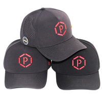 Casquette de baseball HS41 de haute qualité à 5 panneaux en polyester perforé au laser, imperméable, avec broderie de logo personnalisé et boucle simple.