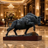 Statue de taureau en bronze sur mesure sur granit rouge - Finition mate foncée, entièrement adaptée aux spécifications, sculpture en bronze