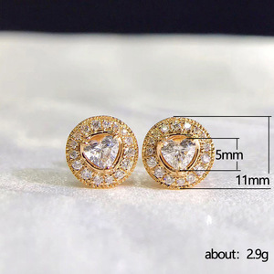 Nuovi Orecchini a Perno Coreani con Zirconi a Cuore, Stile Minimalista e Moderno, Gioielli da Donna di Nicchia - Product Image 3