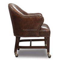 Fauteuil classique en cuir huilé et ciré, base en bouleau et clous décoratifs, pour salle de jeux, salle à manger, hôtel, bureau - Vente en gros OEM