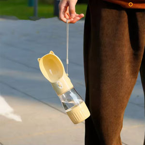 Automatischer auslaufs icherer tragbarer Trink spender für Hunde wasser flaschen für das Gehen im Freien - Product Image 5