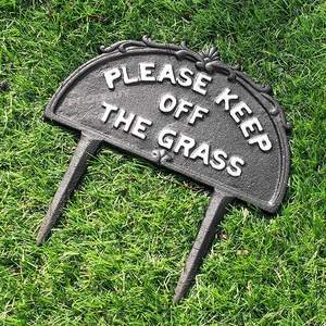 Vintage Classic Cast Iron Please <strong>Keep</strong> <strong>Off</strong> <strong>the</strong> <strong>Grass</strong> Garden <strong>Sign</strong> Warning <strong>Sign</strong> Stakes Decoration for Garden Park Lawn Yard - Product Image 2