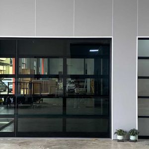 <span class=keywords><strong>Porte</strong></span> de garage <span class=keywords><strong>sectionnelle</strong></span> automatique en aluminium noir à bas <span class=keywords><strong>prix</strong></span>, avec vitrage - Product Image 1
