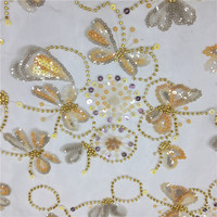 Robe de mariée personnalisée 2020 Y35169, ornée de cristaux, de paillettes et de perles, tissu de dentelle à paillettes et perles sur tissu en maille.