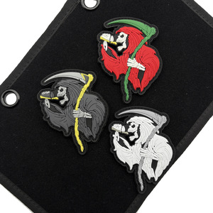 Parche de PVC con diseño de Calavera y Guadaña del Grim Reaper que brilla en la oscuridad, con gancho y bucle para mochila, sombrero, chaleco, bolso, decoración de moda urbana para Halloween - Product Image 3