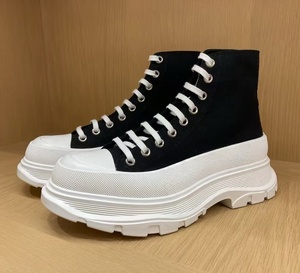 Chaussures montantes en toile McQueenes tendance et polyvalentes, à semelle épaisse et plateforme rehaussante, style skate - Product Image 5