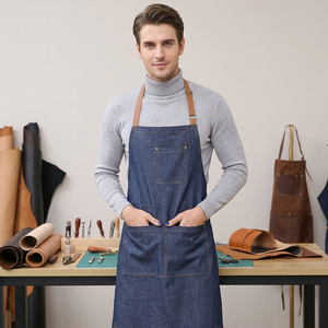 Elegante delantal de cocina de mezclilla con detalles de cuero color canela - Ropa de trabajo protectora resistente para chefs y panaderos - Product Image 2