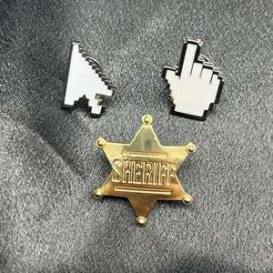 Broches de mode en alliage de zinc, étoile de shérif, accessoire cadeau unisexe - Product Image 1