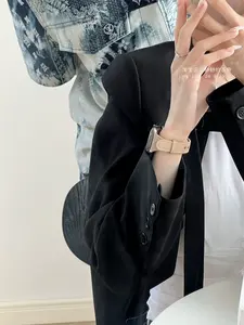 Bracelets de <span class=keywords><strong>montre</strong></span> en <span class=keywords><strong>cuir</strong></span> pour femmes tendance, 38 mm 42 mm, remplacement de <span class=keywords><strong>montre</strong></span> intelligente pour Apple Iwatch 10 9 8 SE Series - Product Image 6