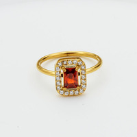 Vergoldeter Tropfenförmiger Roter Edelstein Halo-Ring mit Funkelnden Klaren Zirkonia Besetzt Zierlicher Edelstahl Modeschmuck Ring