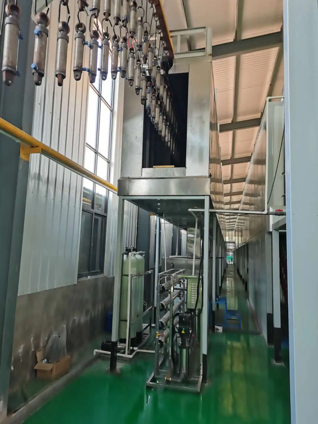 Fully Automatic Powder Coating Spray Painting Line with Overhead Conveyor