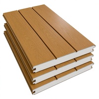 Panneau de bardage isolant en grain de chêne avec âme isolante en PU de 16 mm et rainure en U pour mur de poulailler ou abri à poulets de chair