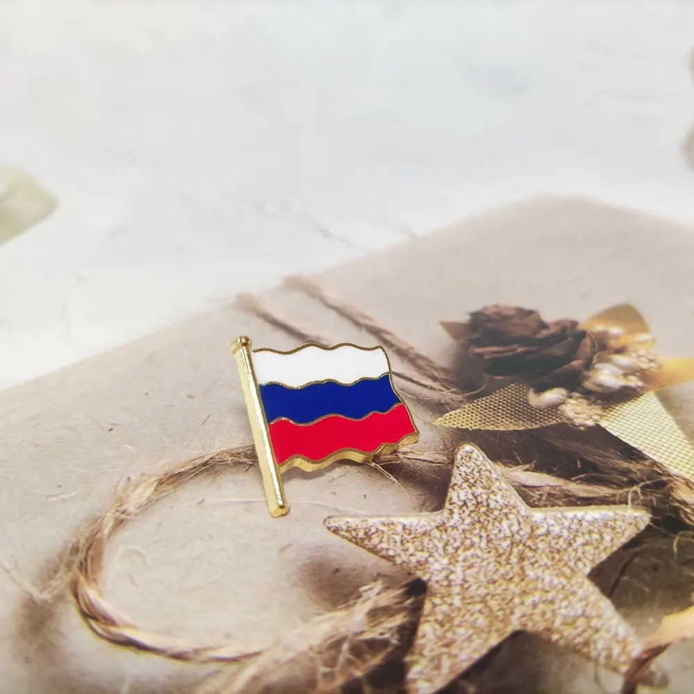 Yangle in vendita al dettaglio spilla smaltata morbida della bandiera russa placcatura in oro con frizione a farfalla distintivo in metallo Souvenir