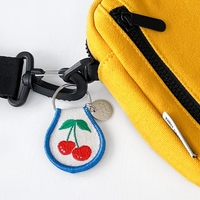 Porte-clés mousqueton personnalisé double face brodé, motifs anime, chien, panda, fruits, forme 3D, en alliage de zinc écologique, vente en gros