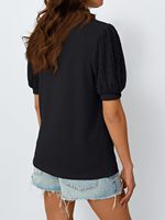 Convient aux occasions formelles et décontractées, ce pull à manches courtes pour femme, chic et professionnel, est à la fois mignon et tendance
