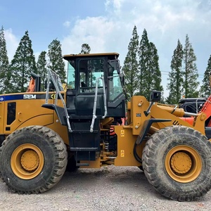 Chargeuse sur pneus SEM 655D d'occasion avec moteur Weichai, capacité de charge nominale de 6,5 tonnes, pompe et boîte de vitesses pour travaux de construction et de carrière - Product Image 4