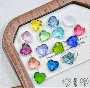 Venta al por mayor de accesorios de joyería DIY de diamantes de cristal K9 con base puntiaguda en forma de corazón y diamantes transparentes en forma de corazón - Product Image 1