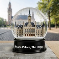 Globe à neige personnalisé en résine Pays-Bas Paix de La Haye pour souvenirs de voyage, objets commémoratifs et articles de collection