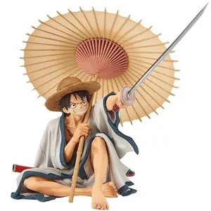 Toptan 14cm Anime karakterler beyaz Kimono üst düello şemsiye Luffy GK modeli oturma aktivite şekil