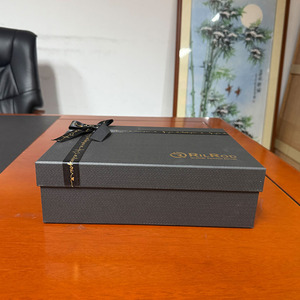 Tùy chỉnh các tông sóng Hộp logo Glossy Matte Cán dập nổi cho quà tặng bao bì mail vận chuyển có tính năng xốp lót - Product Image 5