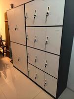 Casier métallique sur mesure à plusieurs portes, résistant à la rouille et durable, structure dissolvable, vente directe du fabricant