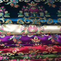 Chaîne d'approvisionnement textile tout-en-un, tissu jacquard brodé floral de luxe 57/58" 150GSM en polyester pour robe et vêtement
