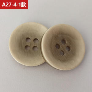 Высококачественная трикотажная рубашка из смолы с четырьмя глазами, пуговицы с узором, для мужчин и женщин, тренчкот на пуговицах, оптовая продажа - Product Image 6