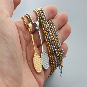 Collar con Colgante de Raqueta de Tenis, Cadena de Acero Inoxidable en Oro y Plata, Joyería Unisex para Regalo - Product Image 1