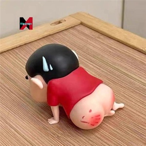 ของตกแต่งรถยนต์รูปชินจัง ตัวการ์ตูน ยืนยุ่ง สะโพกเปลือย ของเล่นน่ารัก งานฝีมือพลาสติก - Product Image 1