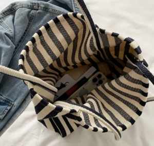 Sac fourre-tout en toile rayé pour femme, personnalisé avec logo, écologique, avec poche intérieure, vente en gros - Product Image 3