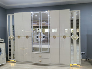 <strong>2026</strong> <strong>New</strong> Design Super King Size Luxury Royal Bedroom <strong>Furniture</strong> 5pcs African Mirror Headboard Bedroom <strong>Furniture</strong> Set - Product Image 4