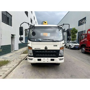 Grue montée sur camion HOWO 5 tonnes 4x2 à flèche télescopique, en promotion - Product Image 1