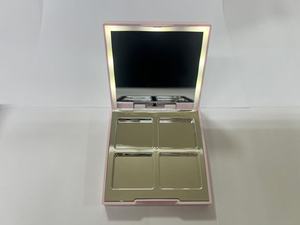 พาเลทอายแชโดว์แบบไลท์เทนนิ่ง - Product Image 1