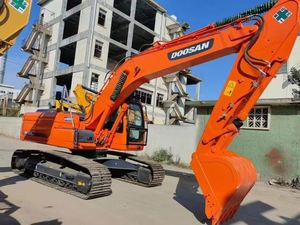 Excavatrice sur chenilles Doosan DX225lc d'occasion d'origine coréenne, 22,5 tonnes, moteur Tier 4 - Product Image 6