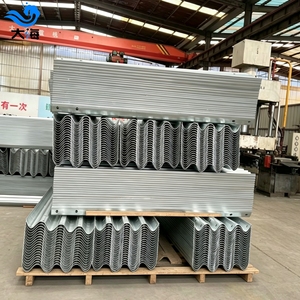 Prix des barrières de sécurité routière en Afrique du <span class=keywords><strong>Sud</strong></span>, système de poteaux de clôture routière en W galvanisé à chaud, prismatique haute intensité - Product Image 6