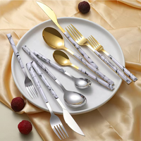 En gros, Ensemble de couverts de Noël robustes en acier inoxydable, couteau et fourchette, avec manche noir, finition dorée, pour décoration de table élégante