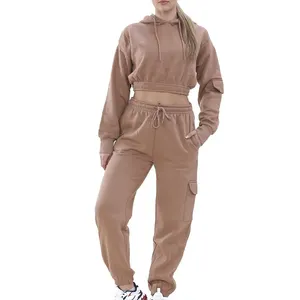 Ensembles de survêtements Offre Spéciale personnalisés en velours 2 pièces Survêtement court à capuche zippé Joggers Survêtements de haute qualité pour femmes/