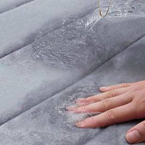 Ensemble de 4 tapis de salle de bain en polaire corail douce, antidérapant, épais et moelleux, avec couvre-couvercle de toilette en forme de U, idéal pour la maison et l'hôtel - Product Image 1