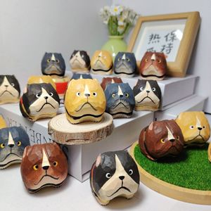 Figura de Perro de Madera, Raza American Bully, Tallada en Madera de Tilo, Decoración de Escritorio Estilo Rústico, Pieza Única, Regalo - Product Image 1