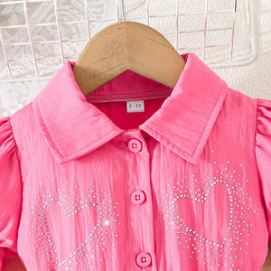 Completo Estivo per Bambine 2 Pezzi con Top a Maniche a Sbuffo con Motivo a Cuori e Strass e Pantaloncini in Denim, Abbigliamento per Bambine 2-8 Anni - Product Image 3