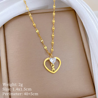 Collier Pendentif Cœur Amourux Élégant en Acier Inoxydable Plaqué Or 18K avec Cristal Zircon et Formes Creuses pour Femme