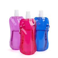 Bouteilles d'eau en plastique pliables réutilisables Sacs à boire pliables pour cantine Conteneur d'eau de voyage réutilisable