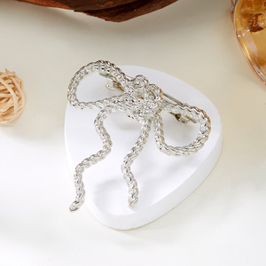 Fashionable Elegant European & American Style Metal Geometric Butterfly <b>Bow</b> Hairpins Alloy Barrettes <b>Clips</b> Party Jewelry - Product Image 4