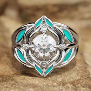 Anello Cocktail Floreale T0890 in Argento 925 con Diamante Rotondo e Montatura a Griffe, Gioiello Raffinato da Donna per Fidanzamento - Product Image 1