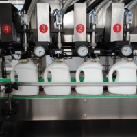 Mesin Pengisian dan Penutupan Sirup Maple Otomatis 40-120 BPM Jalur Pengisian Botol Stainless Steel untuk Botol Kaca dan Gelas