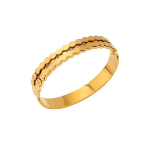 Bracciale a tre strati esagonale in acciaio inossidabile Angelina, placcato oro, gioiello alla moda unisex - Product Image 3