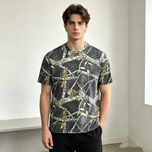 Camiseta para hombre personalizada, de algodón de alta calidad, con hombros caídos, corte holgado, estilo oversized, con estampado digital. - Product Image 3