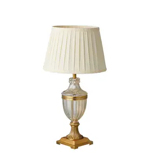 Base europea in ottone con luce di cristallo per soggiorno Hotel lampade da tavolo Decorative per la casa camera da letto di lusso